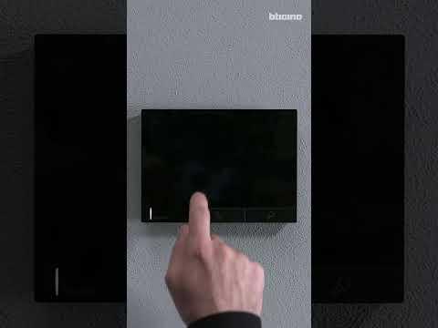 Preview image for the embedded video for gallery "BTicino Classe 300X: Utilizzo del videocitofono.".
